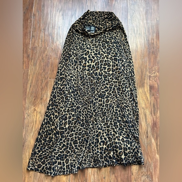bobeau Dresses & Skirts - Leopard Print Skirt Bobeau Women’s Size Medium